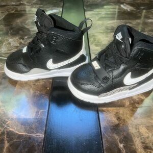 Nike Kids Black and White Sneakers